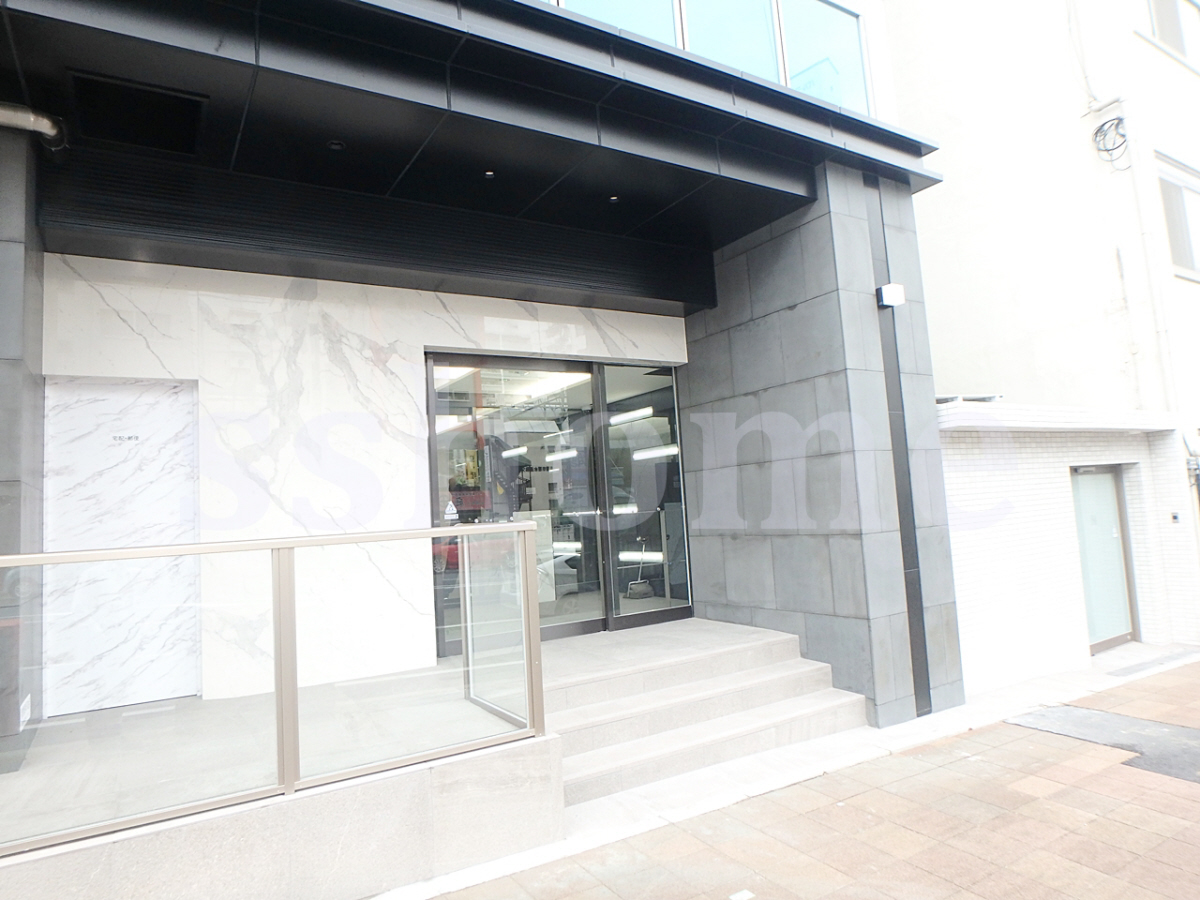 エントランス 建物エントランス☆(工事中) 写真13