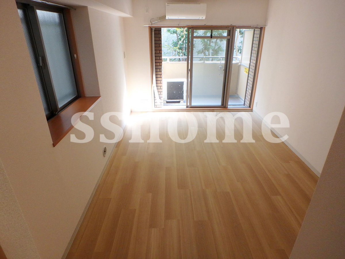 リビング 角部屋で2面採光です♪ 写真2