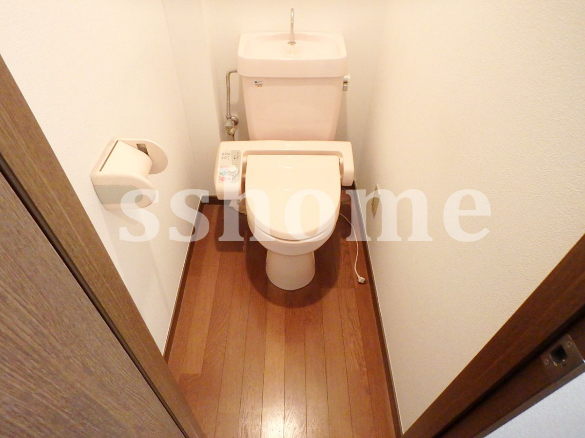 トイレ トイレ☆温水洗浄便座は残置物です 写真8