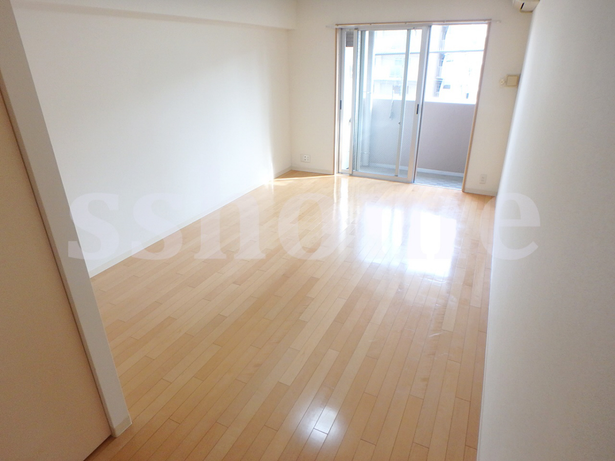 リビング 広くてきれいなお部屋です♪ 写真2