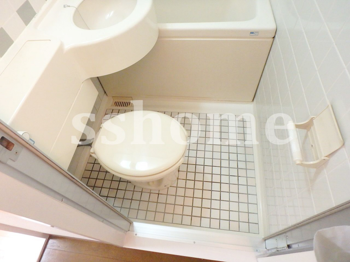 トイレ すぐ横に洗面☆ 写真8