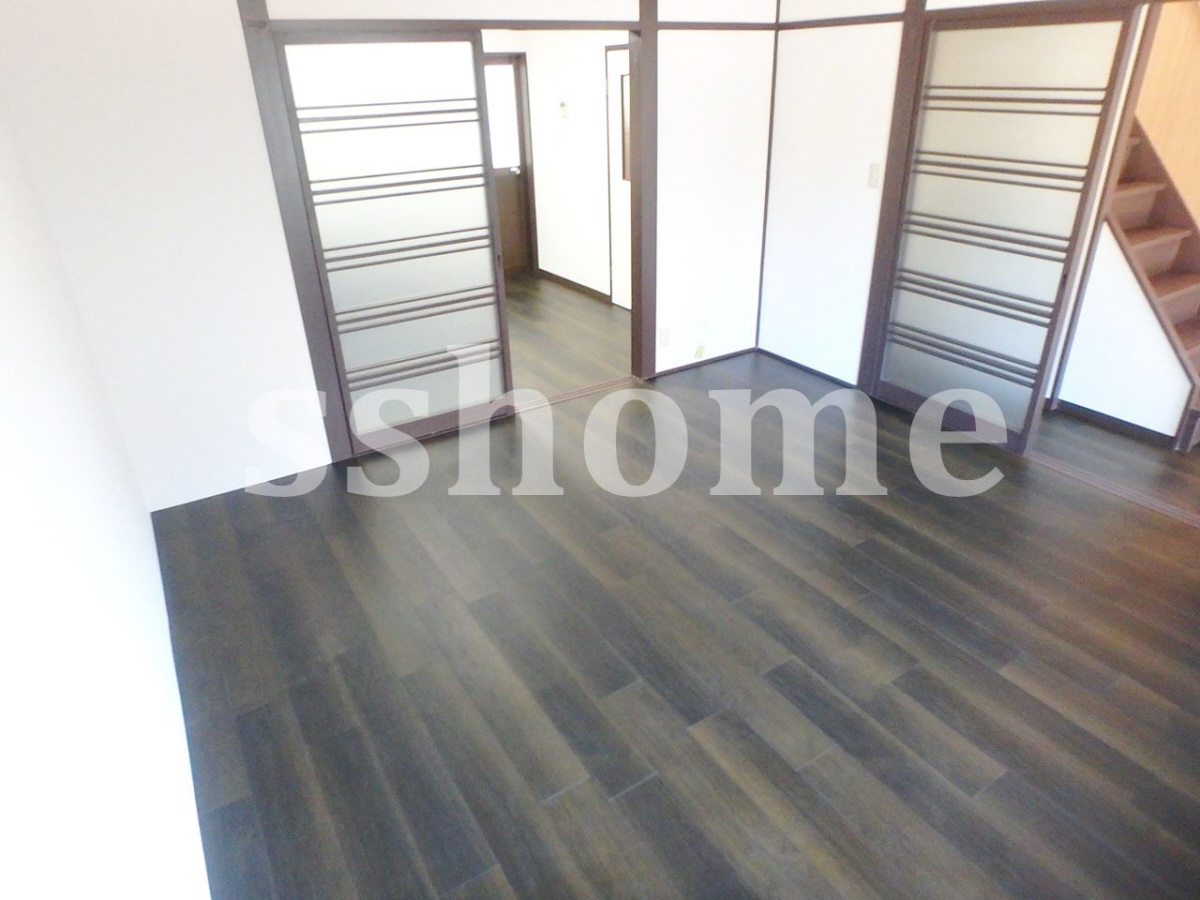 リビング リノベーションされてきれいです☆ 写真2