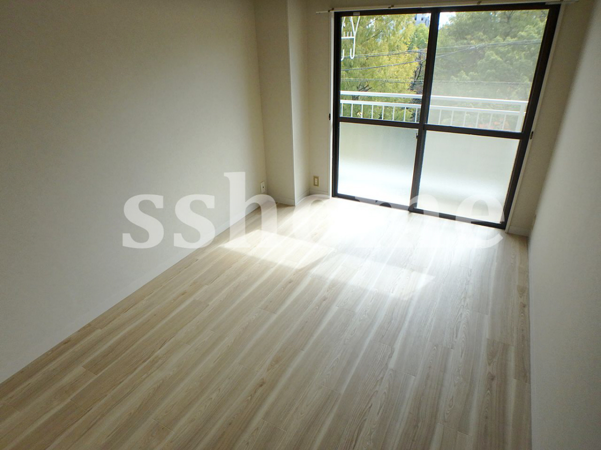 リビング 明るいお部屋です♪ 写真2