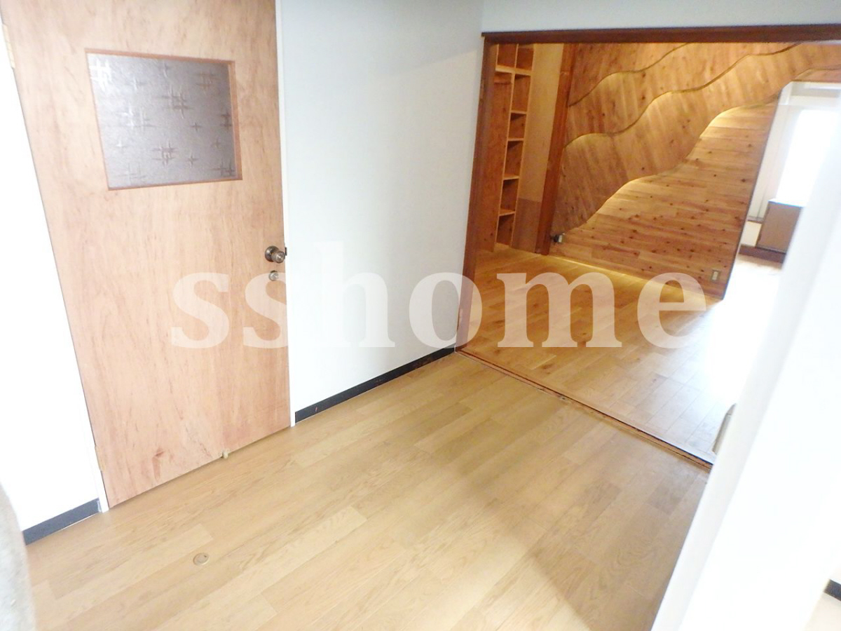 内装 フローリング 写真14