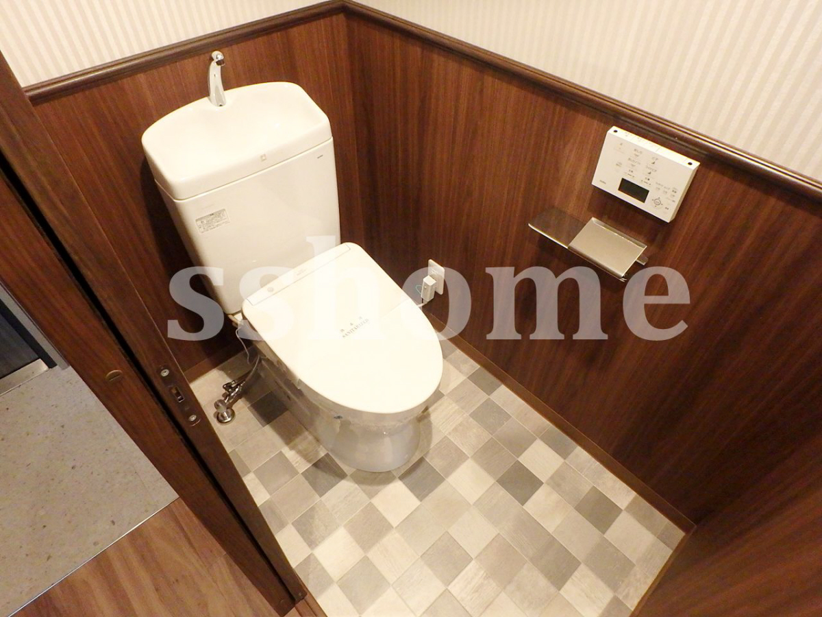 トイレ 温水洗浄便座 写真8