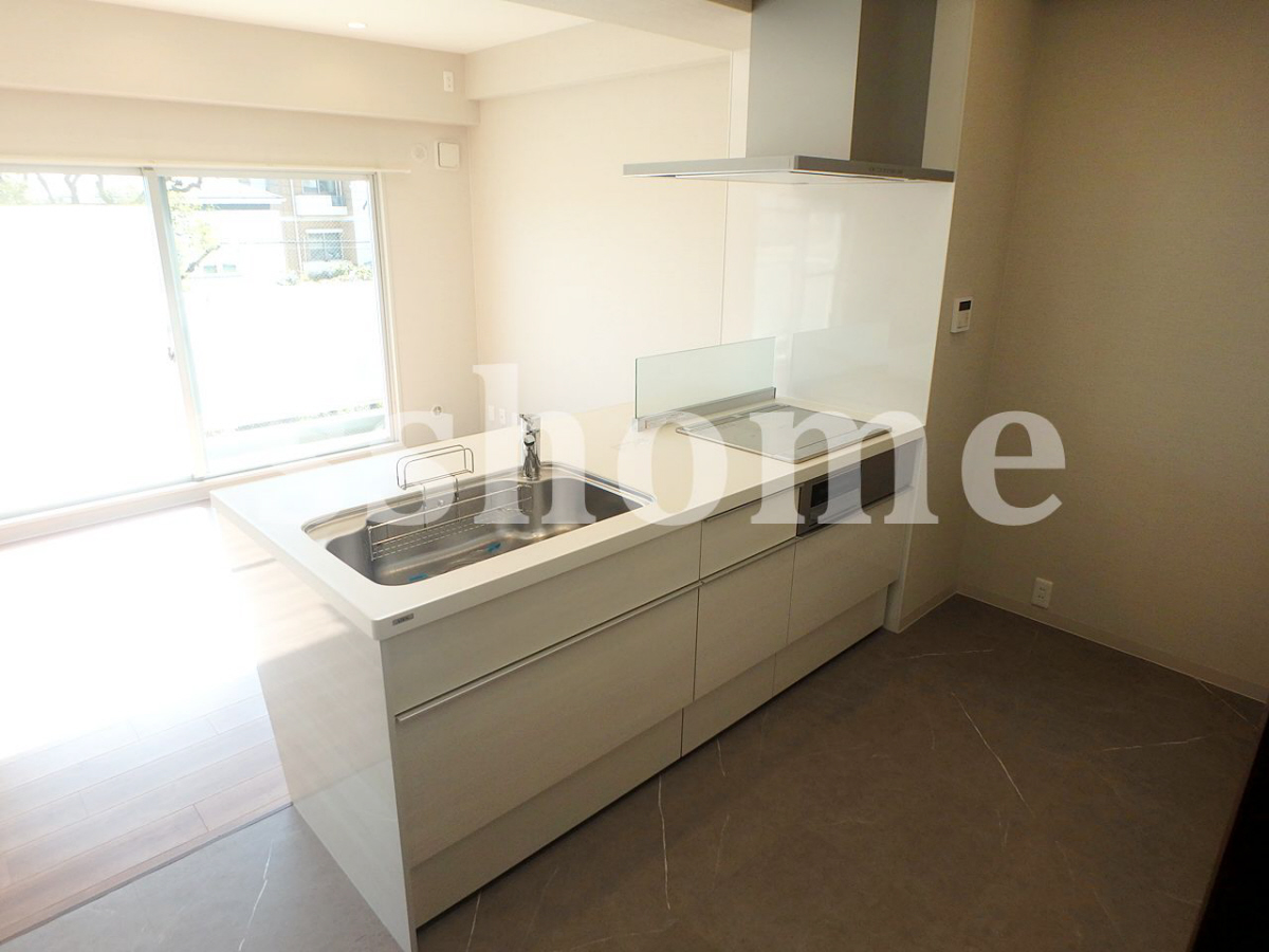 キッチン IHの3口コンロ付き☆ 写真3