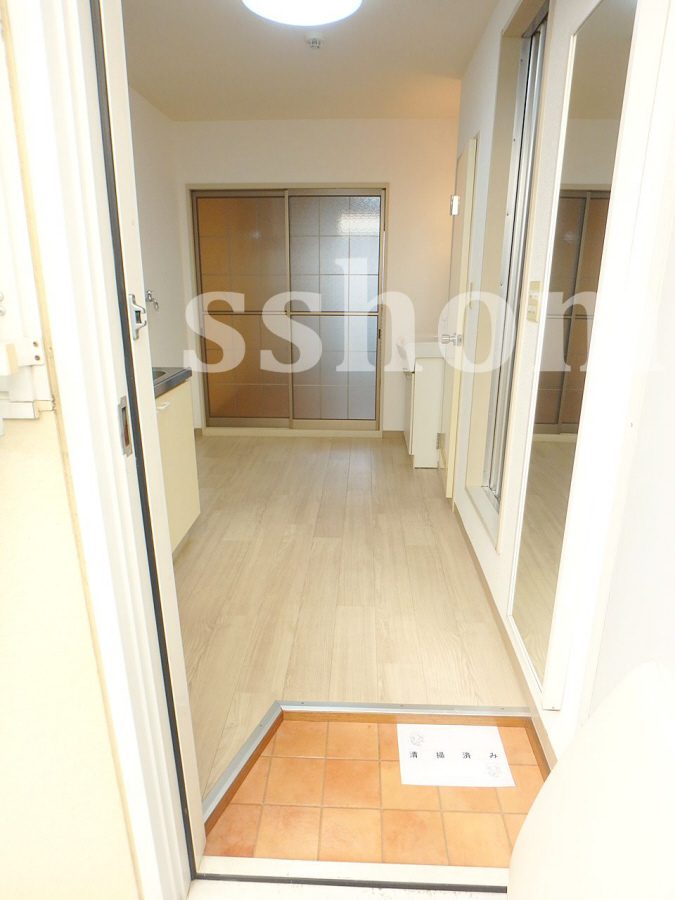 玄関 玄関はこんな感じ♪ 写真12