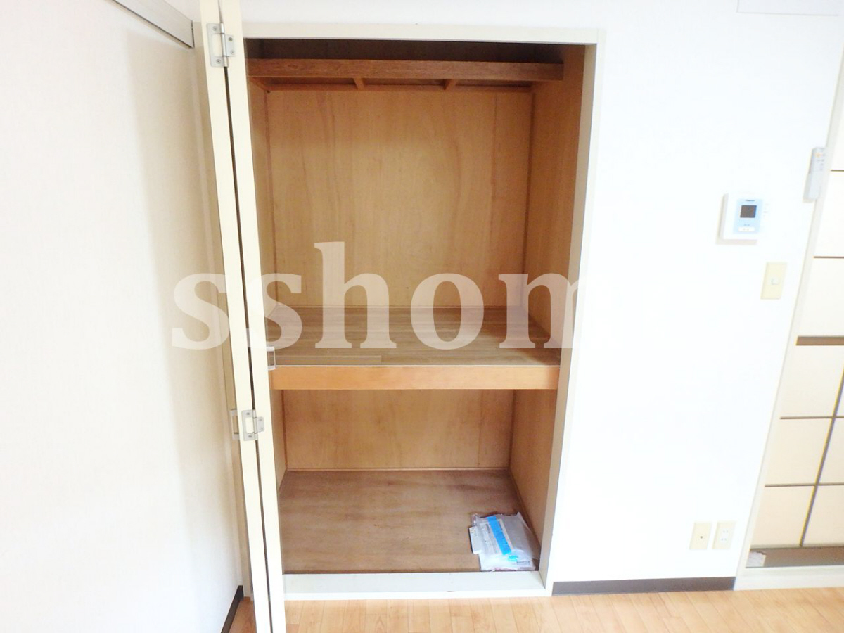 収納 奥行きのあるクローゼット♪ 写真5