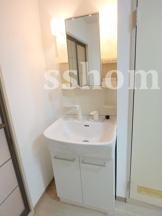 洗面所 女性に嬉しいシャンプードレッサーです♪ 写真9