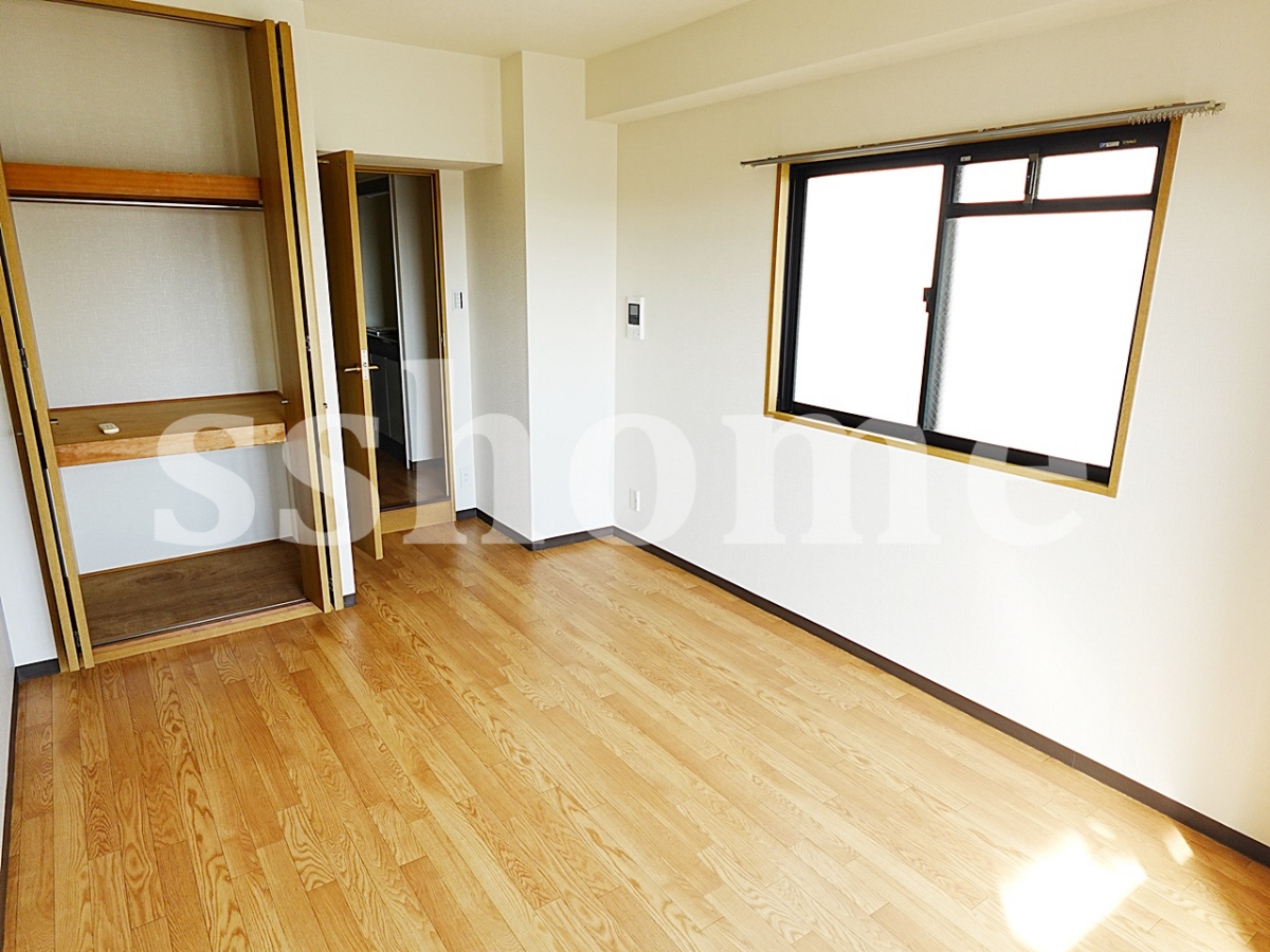 寝室 2面斜光の明るいお部屋 写真15