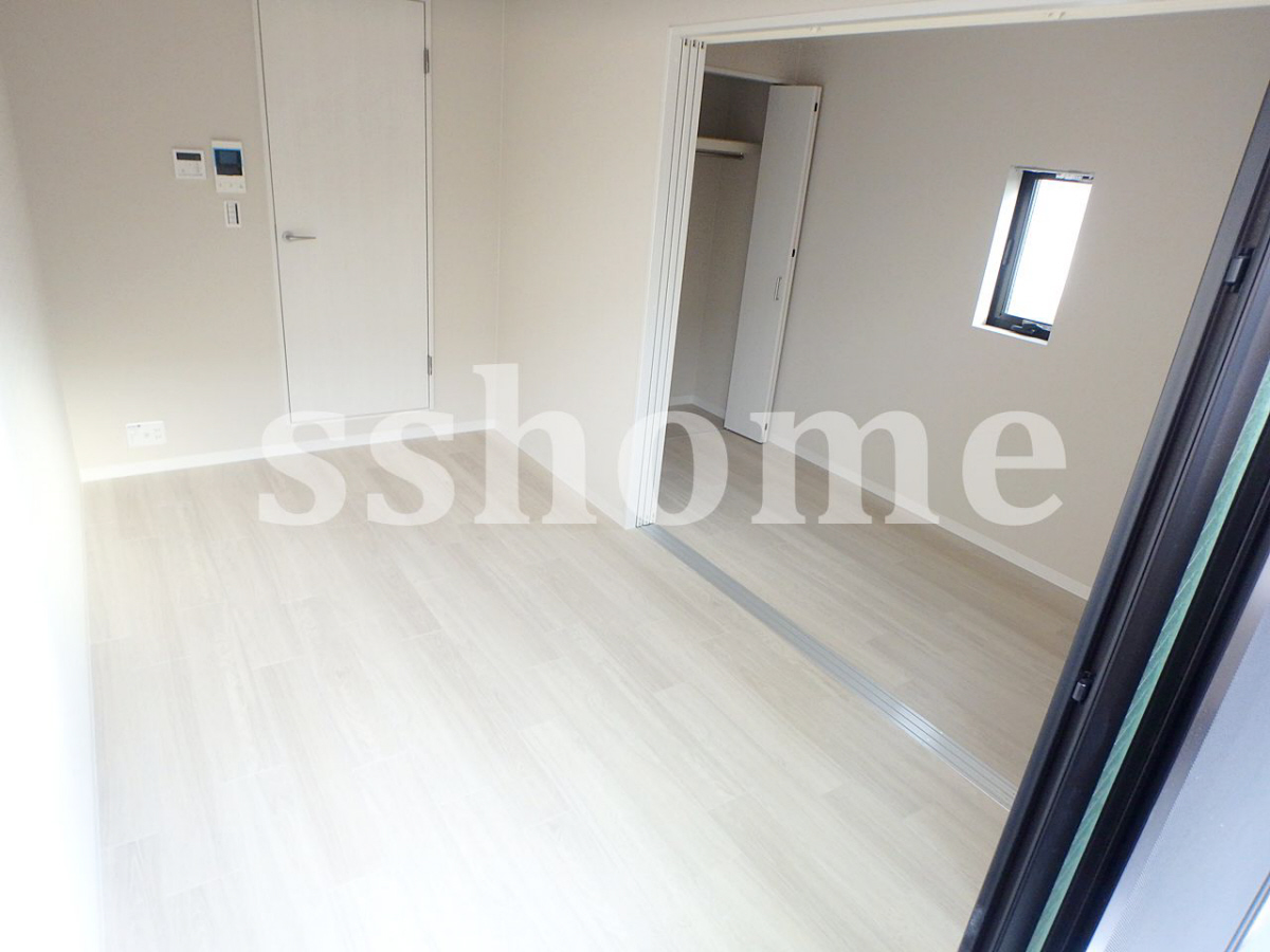 内装 フローリング☆扉を開けると広く使えます 写真14