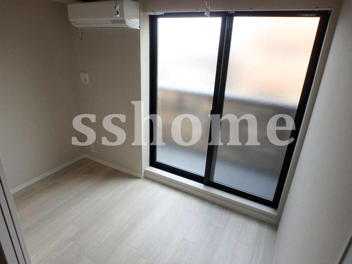 その他部屋・スペース 大きな窓の洋室3.1帖☆ 写真6