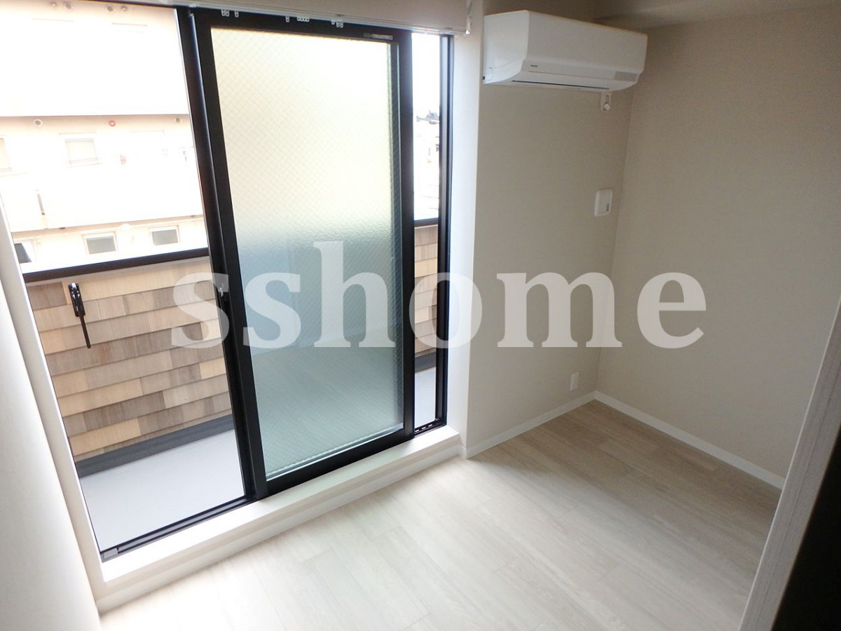 その他部屋・スペース 大きな窓の洋室3.1帖☆ 写真6