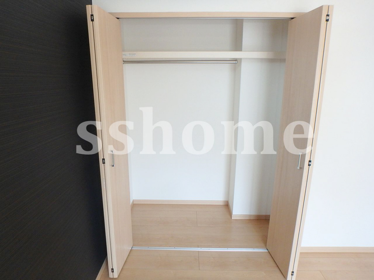 収納 奥行もあるクローゼット 写真5