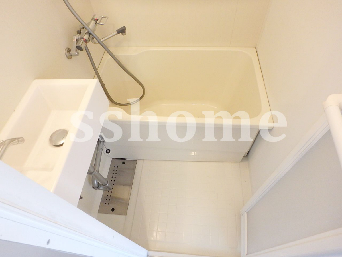 バス すっきりとした浴室 写真4