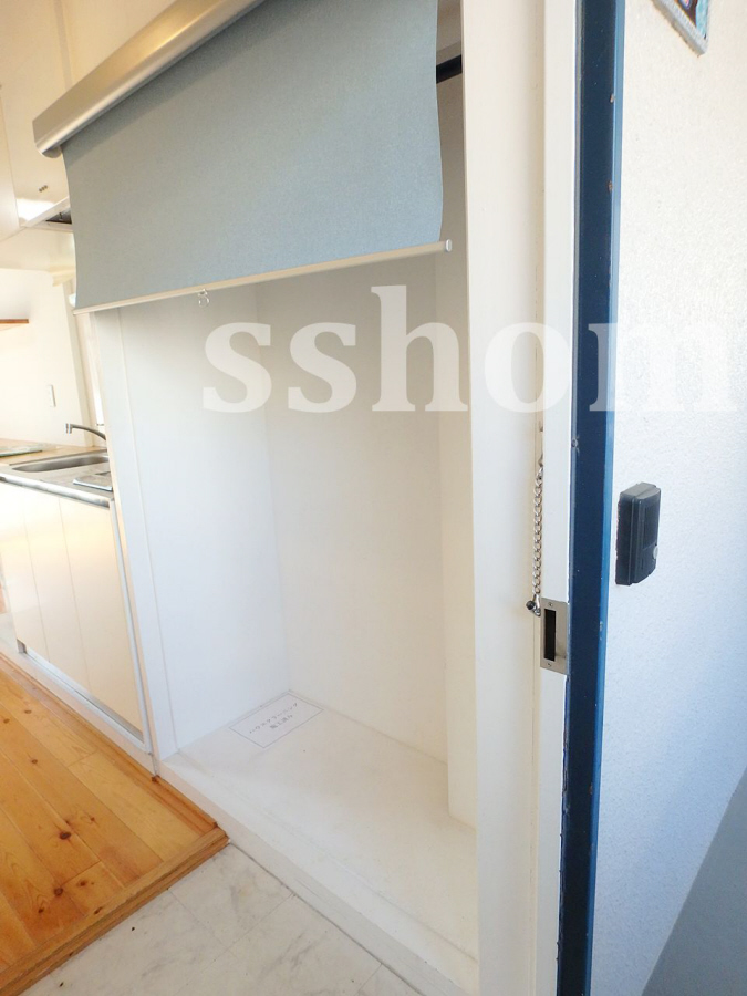 収納 シューズボックス兼クローゼット☆ 写真5