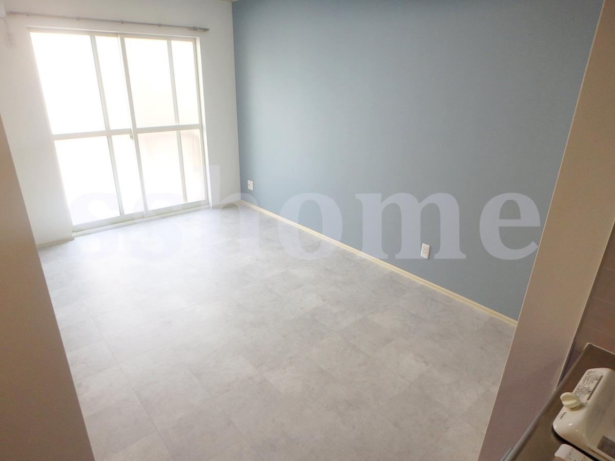 リビング リフォーム済みできれいなお部屋です☆ 写真2