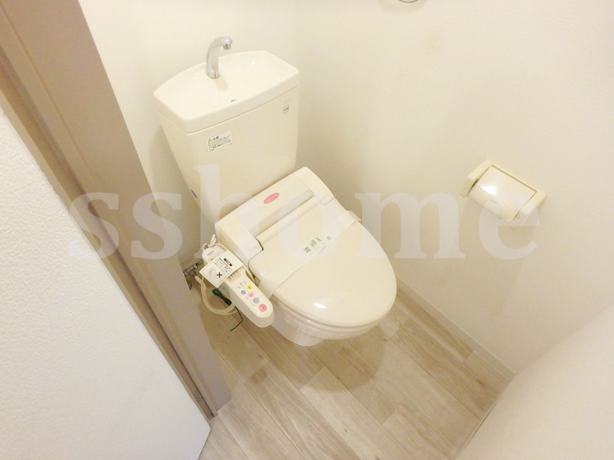 トイレ 温水洗浄便座(残置物)☆ 写真8