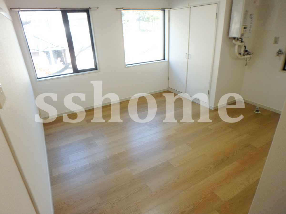 リビング 少し広めのお部屋です☆ 写真2