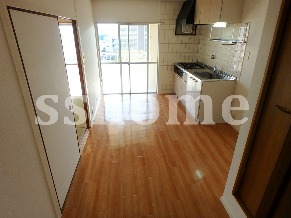 リビング 南向きのお部屋です☆ 写真2