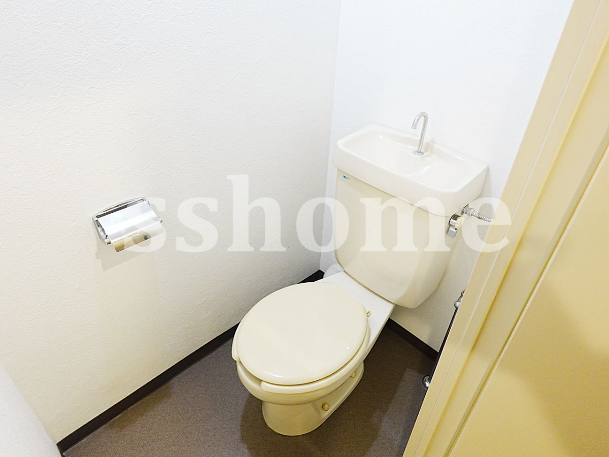 トイレ 温水洗浄便座設置出来ます♪ 写真8