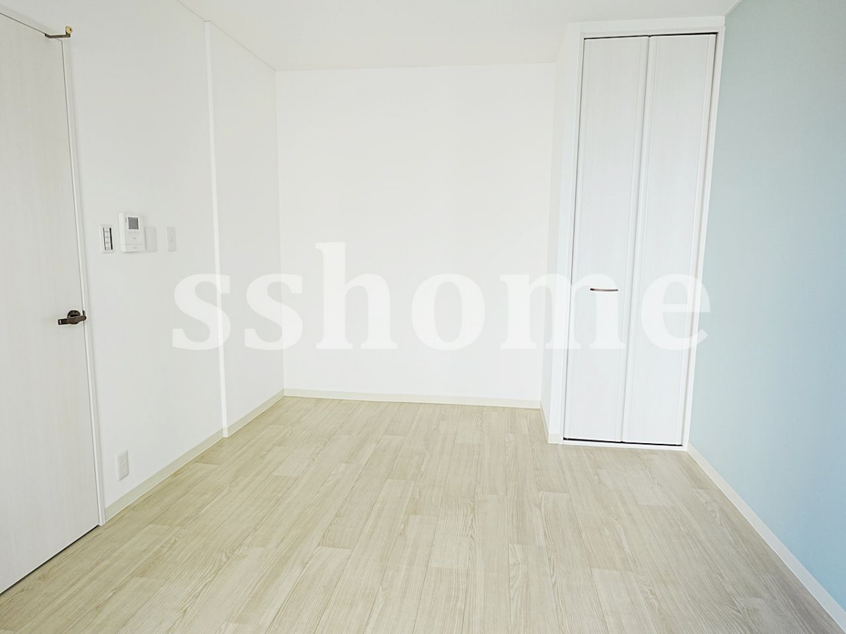 内装 バルコニー側から 写真14