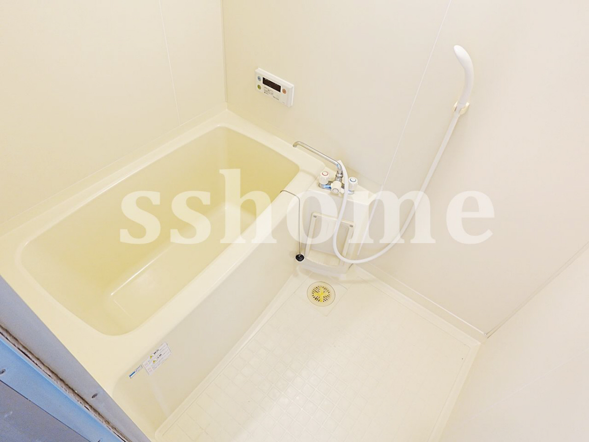 バス 清潔感のある浴槽 写真4