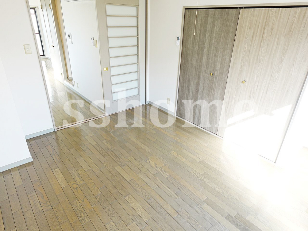 寝室 明るい洋室6帖☆ 写真15