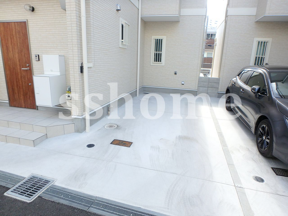 駐車場 ハイルーフでも問題無し 写真29