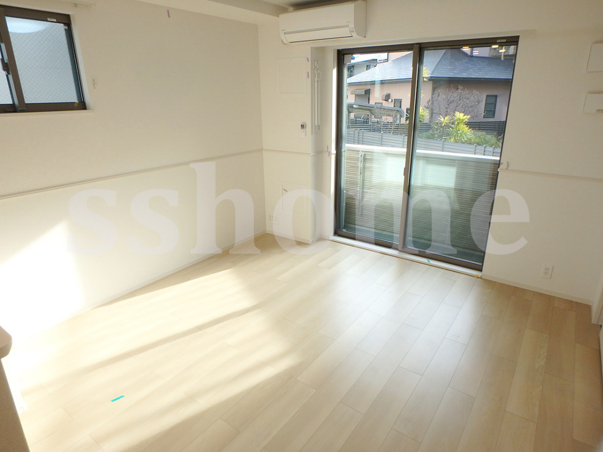 リビング 2面採光の明るいお部屋☆ 写真2