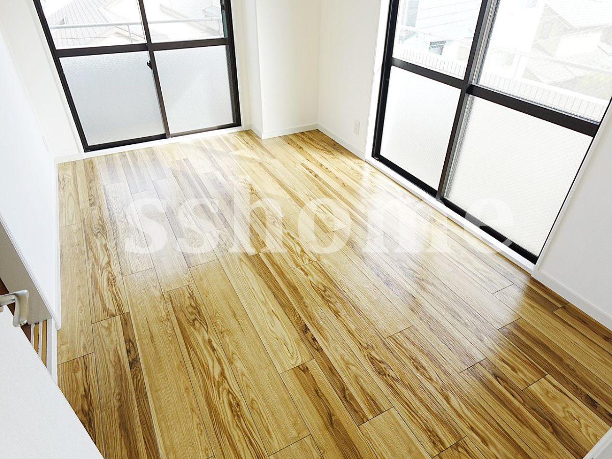 その他部屋・スペース 2面採光で明るい洋室☆ 写真6