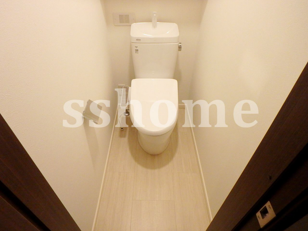 トイレ 温水洗浄便座 写真8