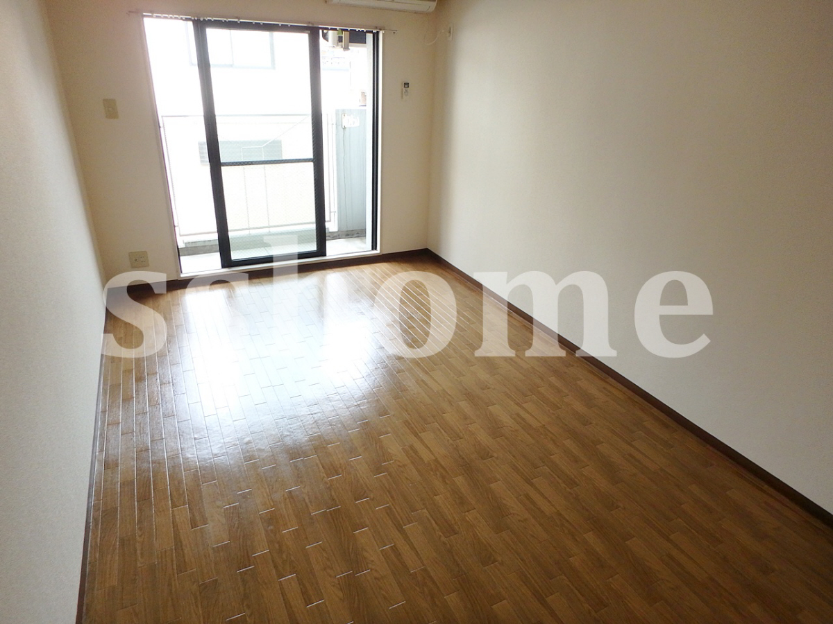 リビング 東向きのお部屋です☆ 写真2