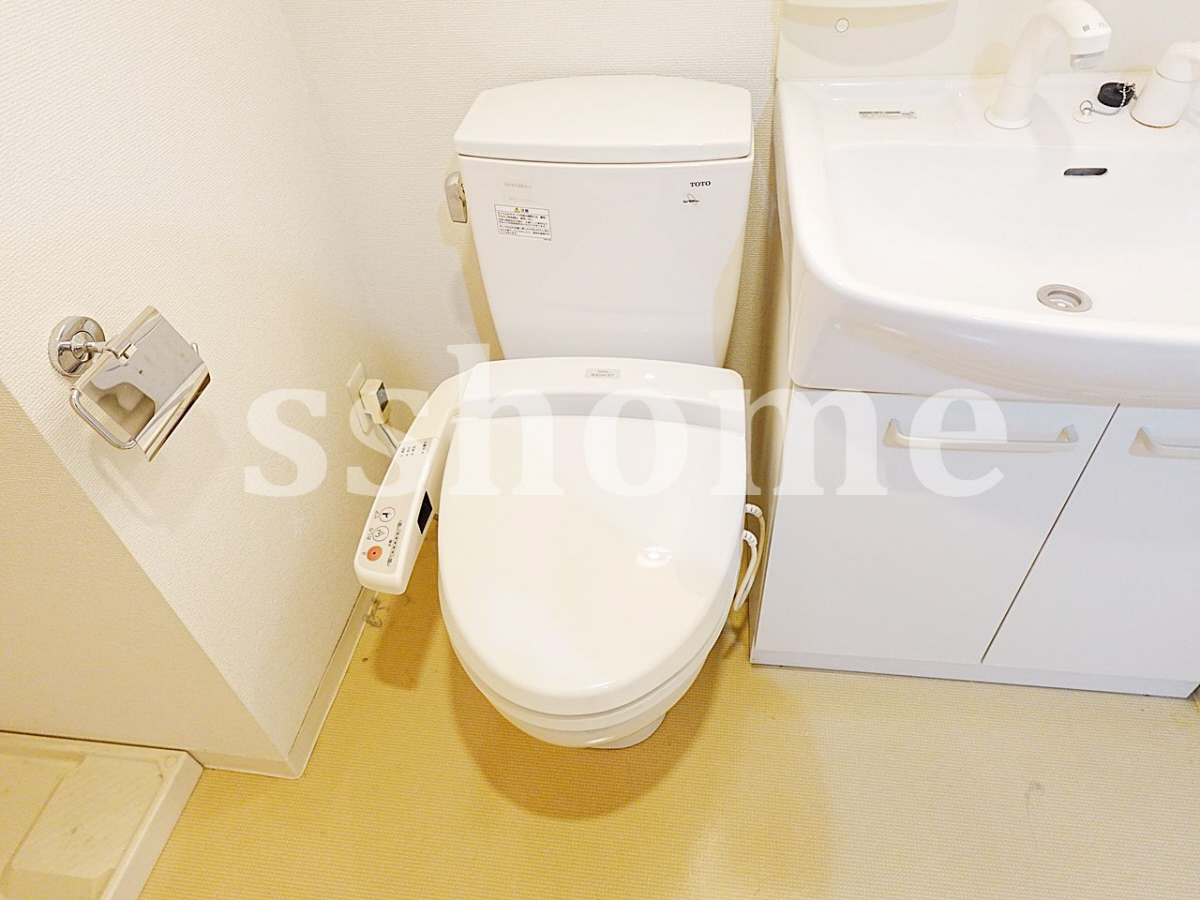 トイレ 温水洗浄便座 写真8