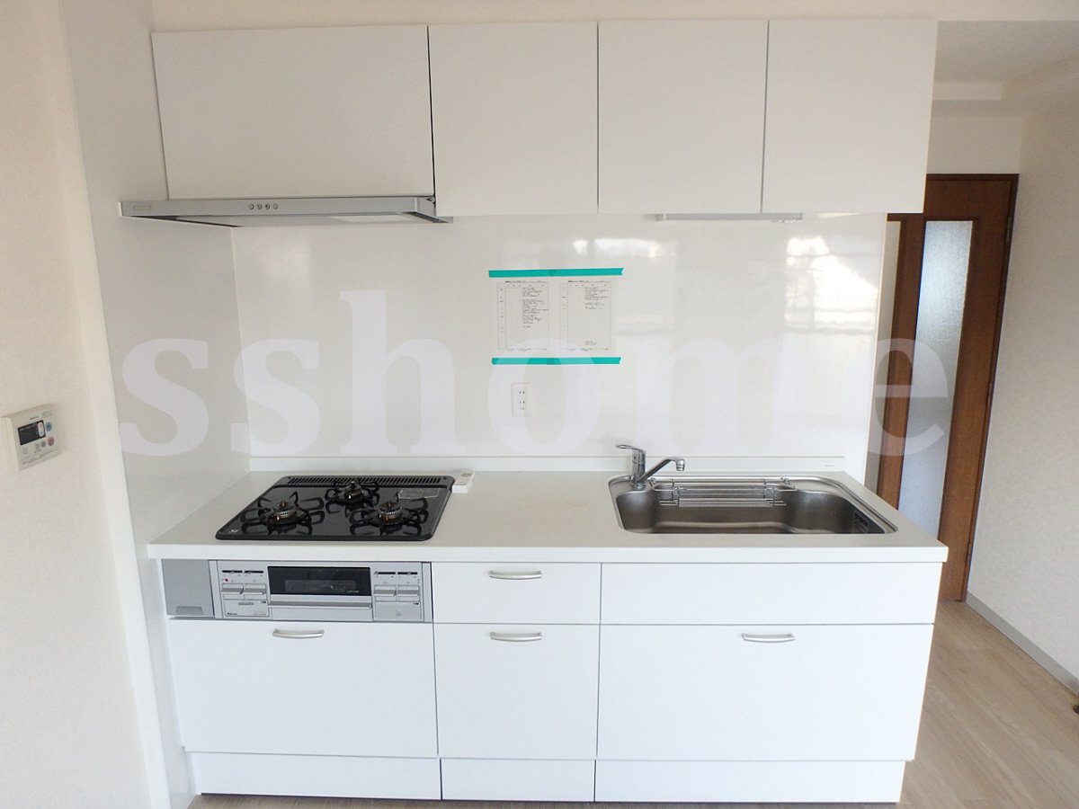 キッチン 収納たくさん☆3口コンロのシステムキッチン☆ 写真3