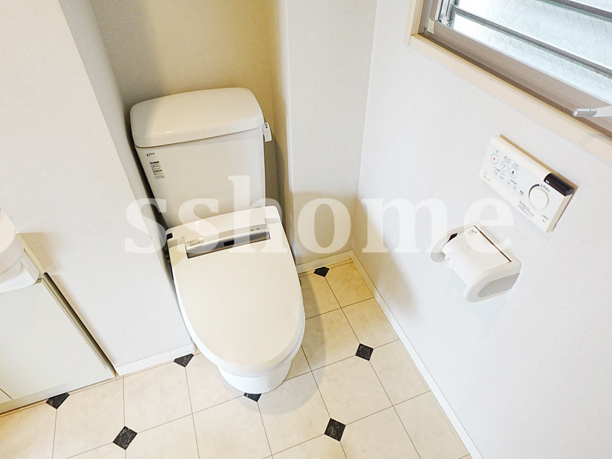 トイレ 温水洗浄便座 写真8