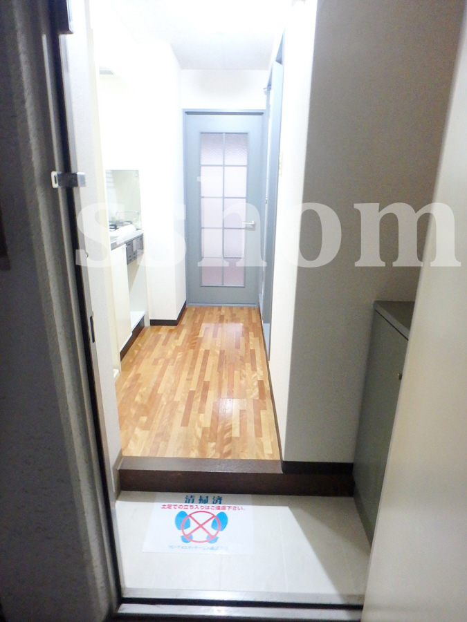 玄関 意外に広い玄関です 写真12