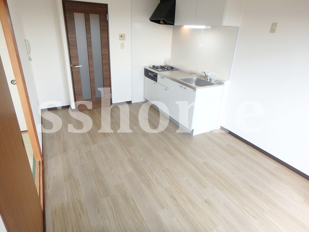 リビング 南向きで明るい 写真2