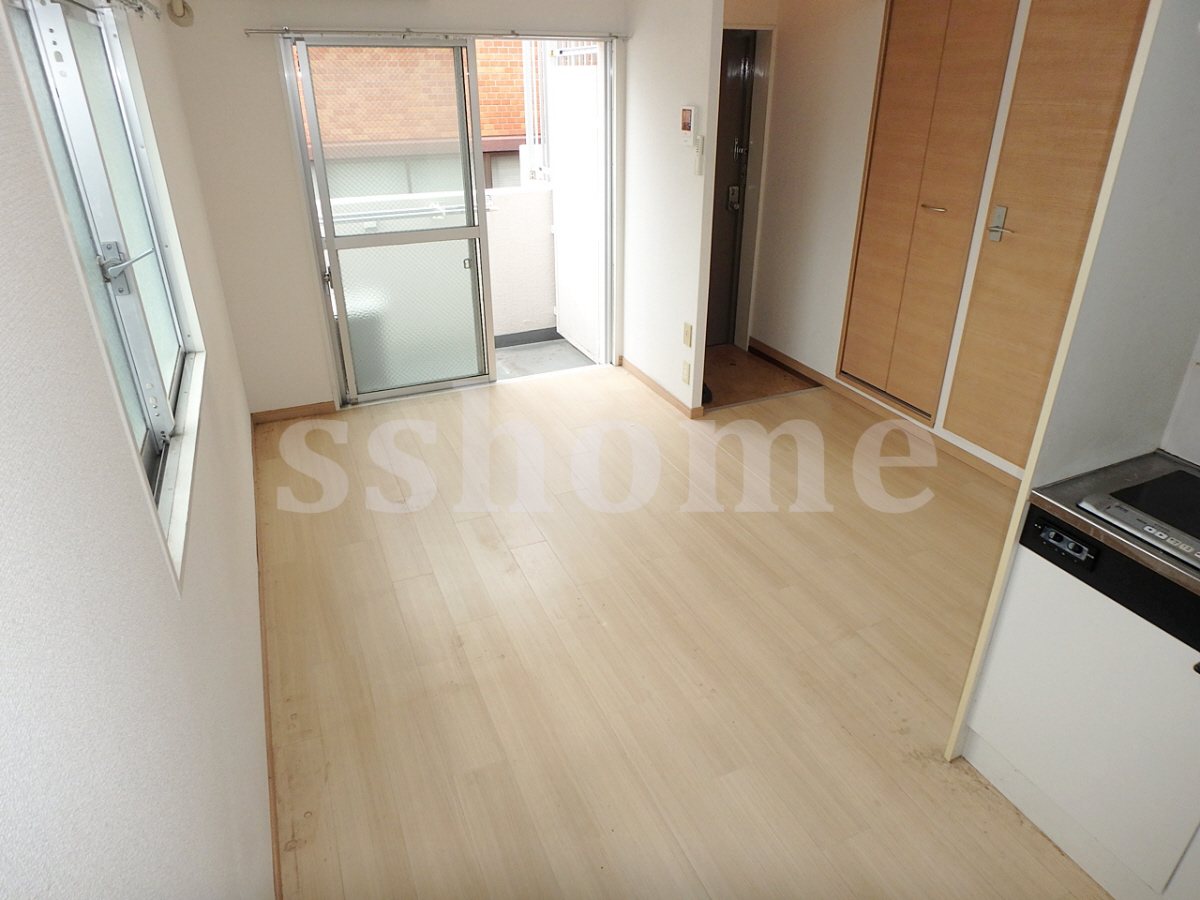 リビング 明るい洋室☆ 写真2