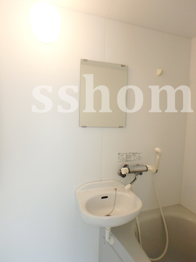 洗面所 洗面ボウルと鏡 写真9