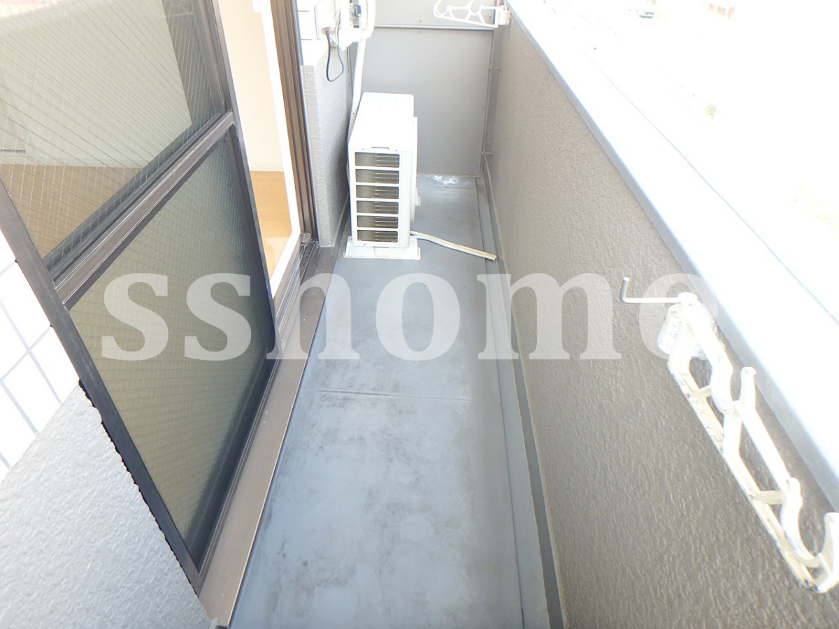 バルコニー・ベランダ 明るく沢山干せます 写真10