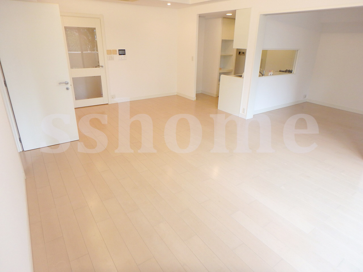 リビング ひろびろ 写真2