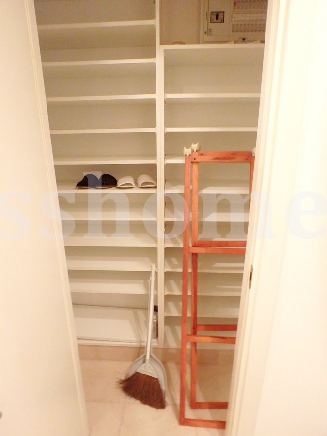 玄関 シューズインクローゼット 写真16