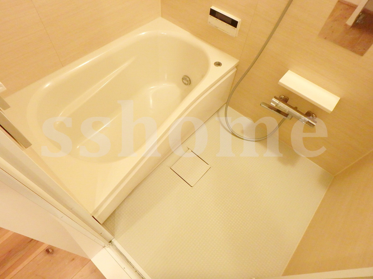 バス 清潔感のある浴槽 写真4