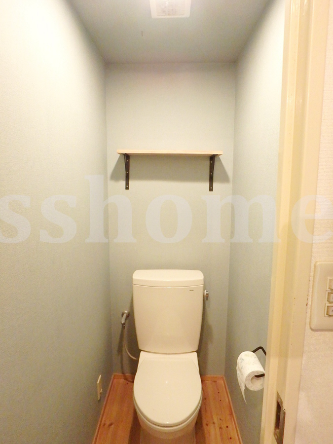 トイレ 棚がアクセント 写真8