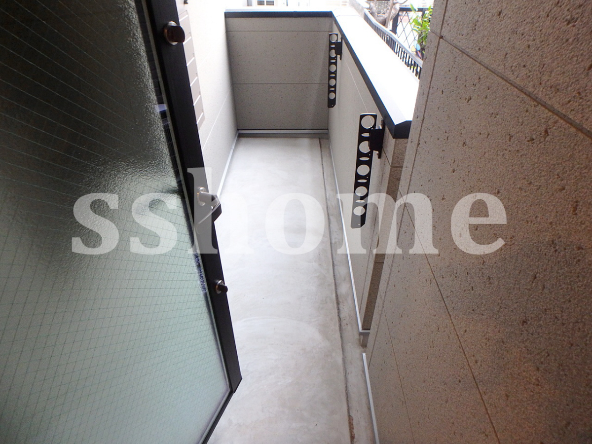 バルコニー・ベランダ 洗濯物は内側に干せます☆ 写真10