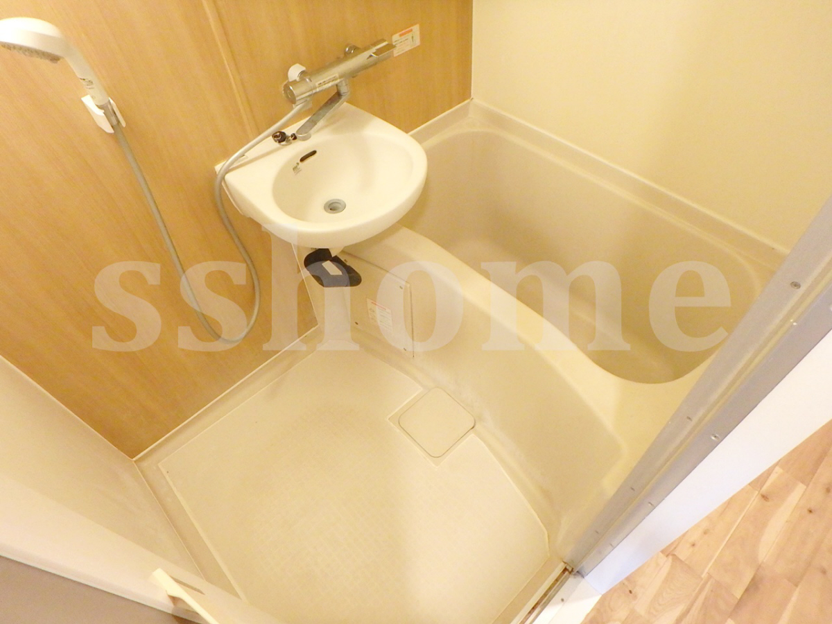 バス 清潔感ある浴室 写真4