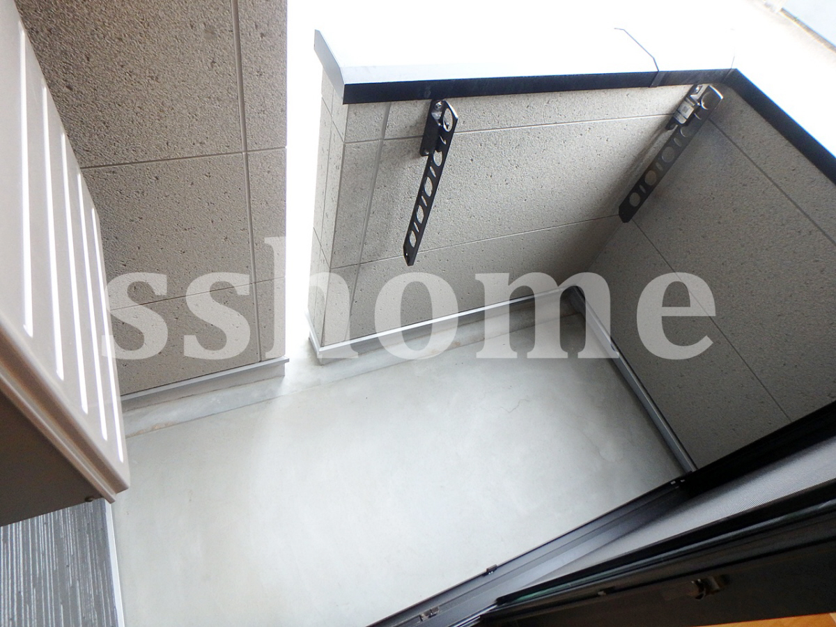 バルコニー・ベランダ 洗濯物は内側に干せます☆ 写真10