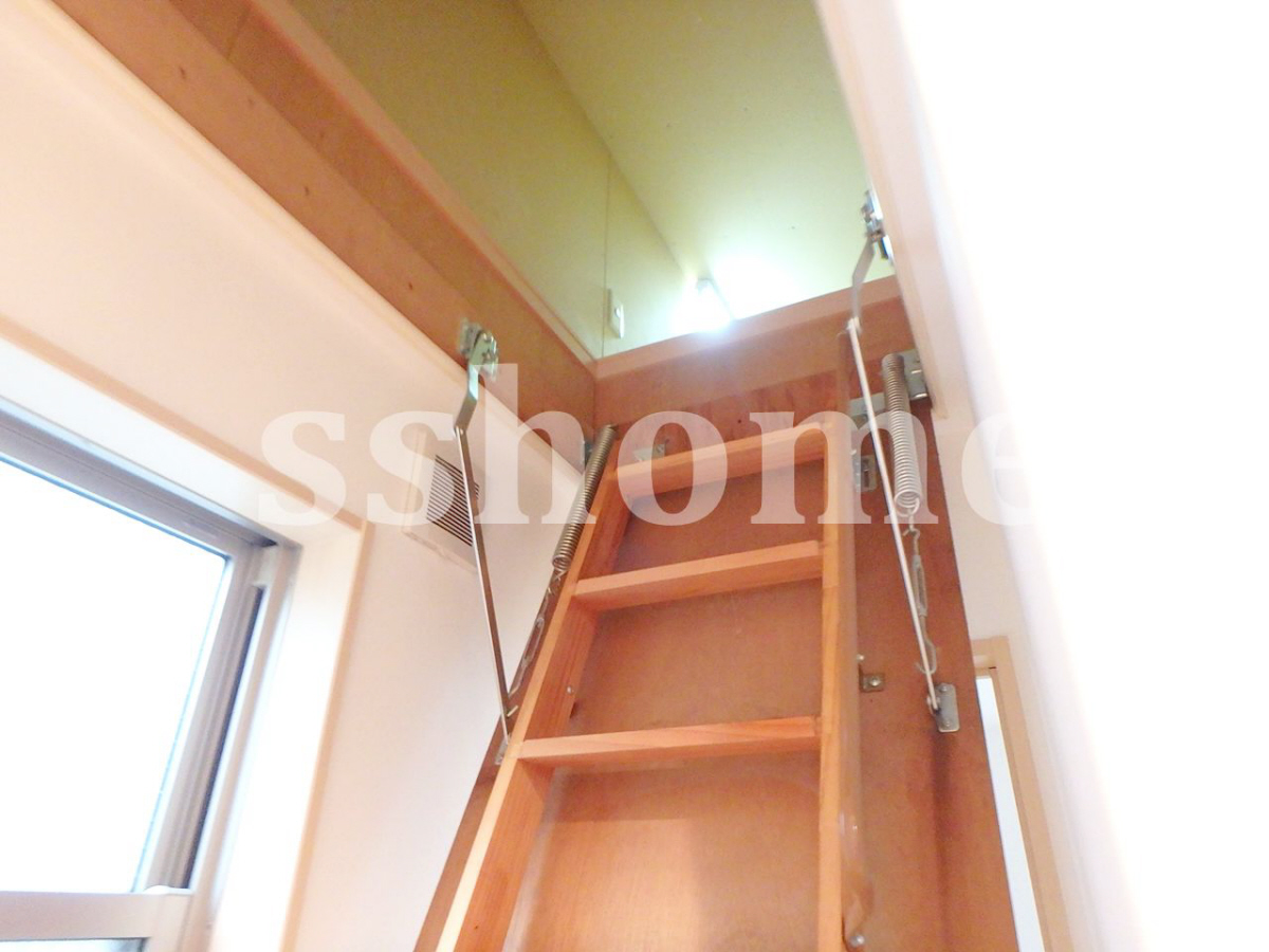 収納 小屋裏収納があります 写真19