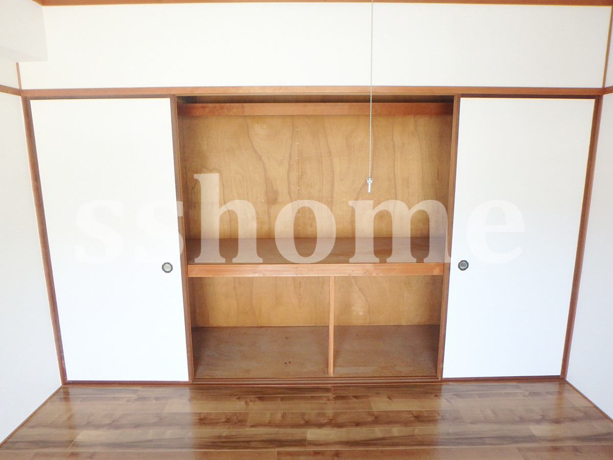 収納 壁一面の押し入れ☆ 写真5